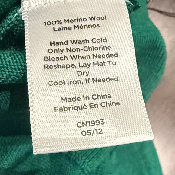 Talbots Kelly Green Sweater. Flattering cut and sleeve length. - Picture 8 of 11